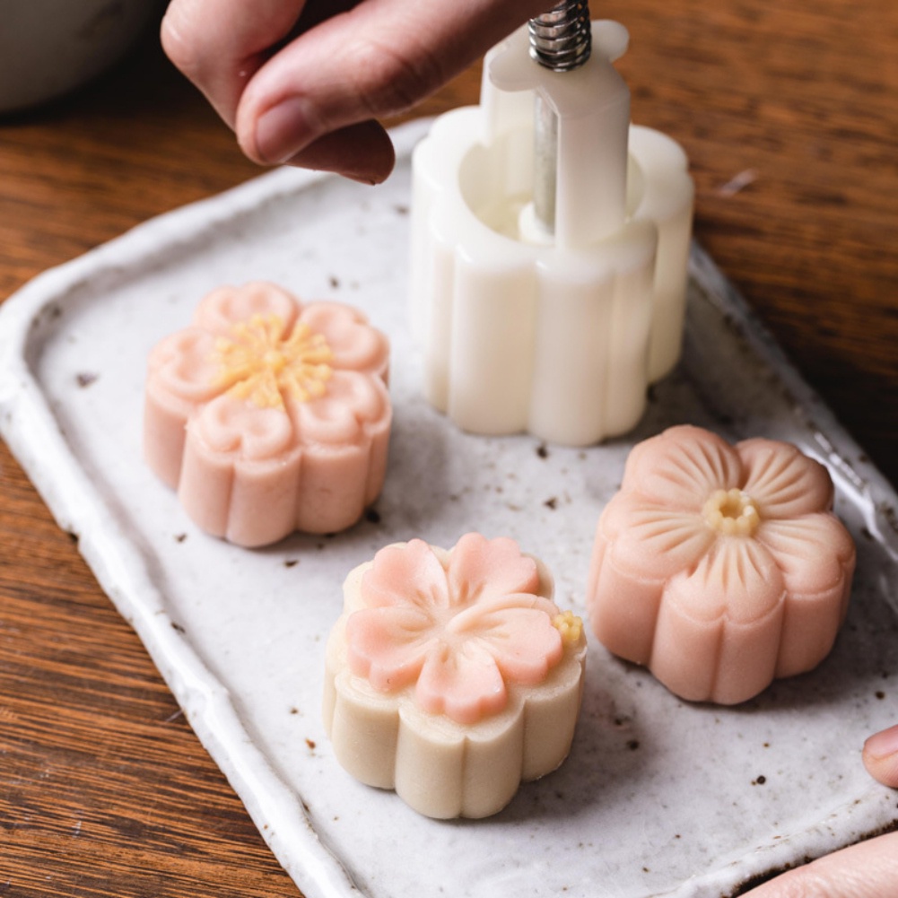 Bộ 4 Khuôn Làm Bánh Trung Thu 63g