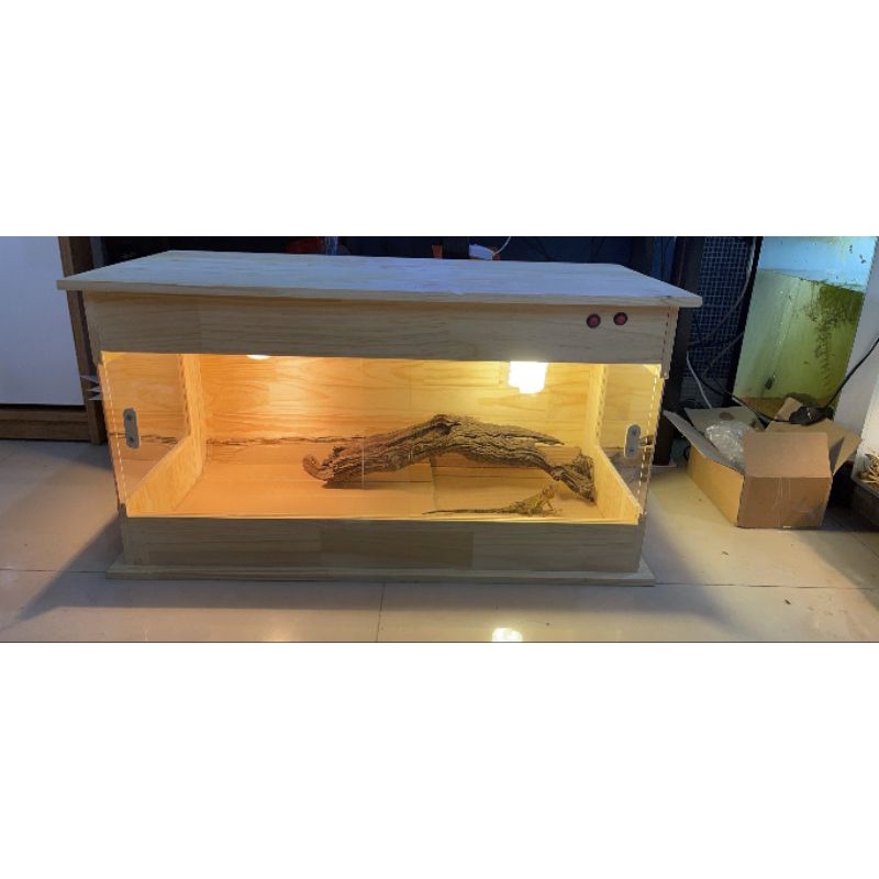 Chuồng nuôi bò sát gỗ ghép và mica KB10 D70 R40 C40cm