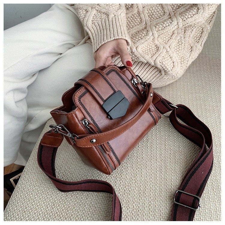 Túi xách màu trơn họa tiết khóa vuông DEMAK dành cho nữ MN42