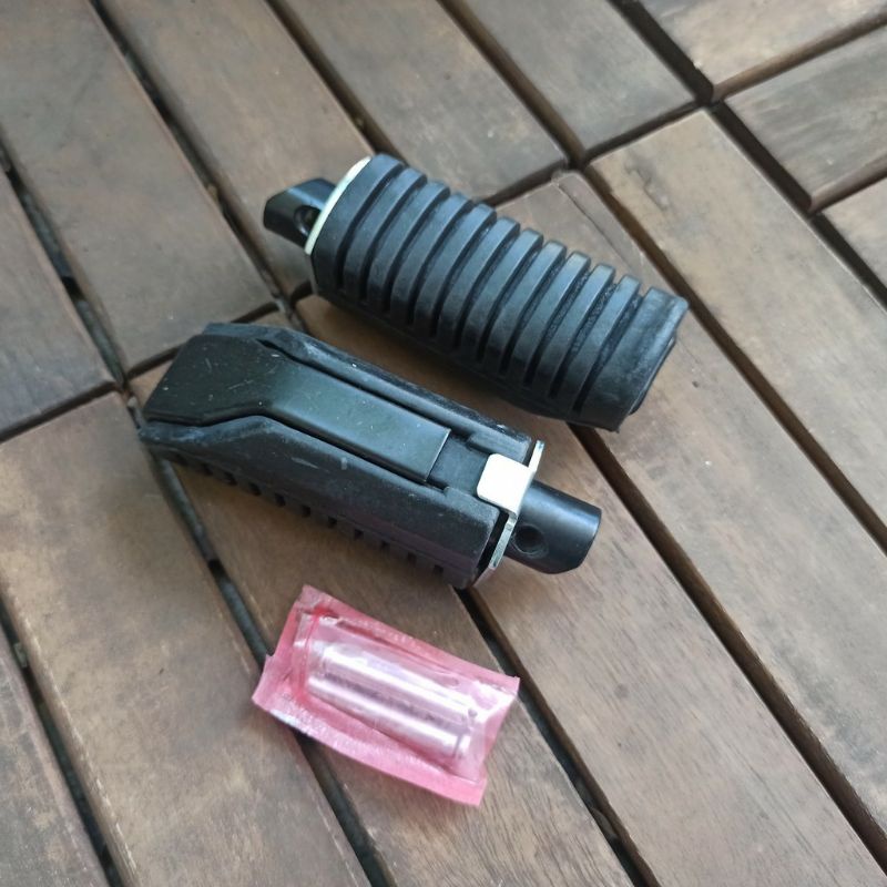 Cao su gác chân sau Wave RS , A100  Wave S 100 , Future Neo , Future X / gác xếp RS