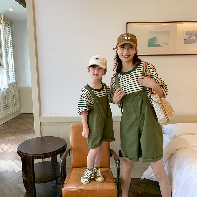 Set Áo Thun Tay Ngắn Kẻ Sọc + Quần Yếm Denim Thời Trang Hàn Quốc 2022 Cho Mẹ Và Bé