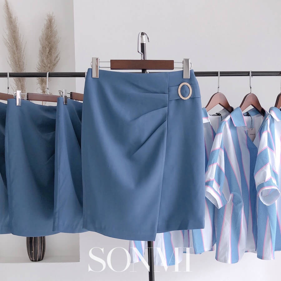 Set Bộ Đồ SONMI Hàn Quốc Áo Kẻ Sọc Xanh Chân Váy Mini JIANNA CAPRI