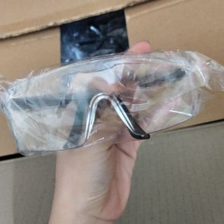 Kính bảo hộ kính trắng, gọng trắng