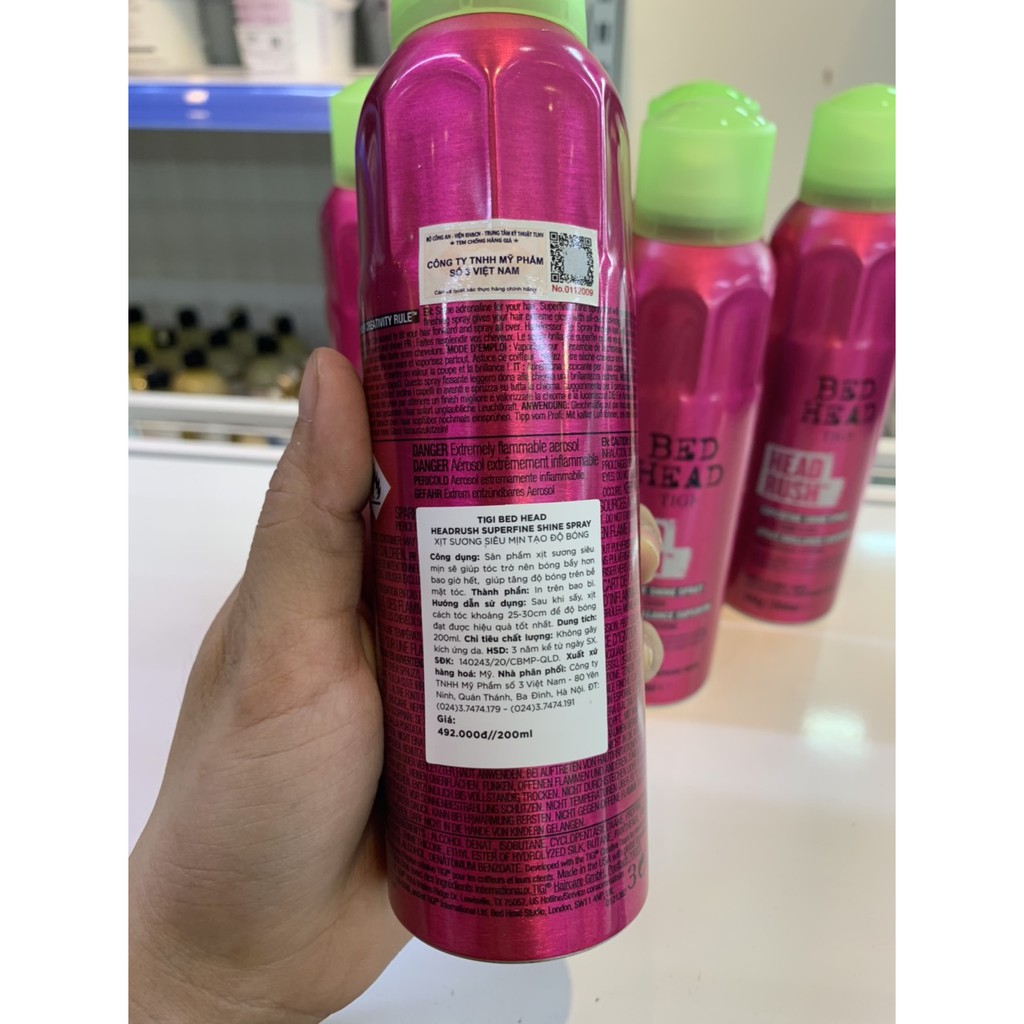 Xịt tạo bóng Tigi Bed Head Headrush – 200ml, trả lại độ mượt, bóng và sáng cho tóc