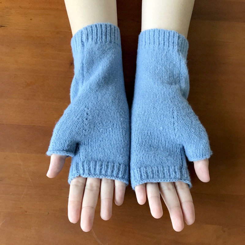 Găng Tay Hở Ngón Co Giãn Thêu Hoa Dễ Thương Dùng Khi Lái Xe