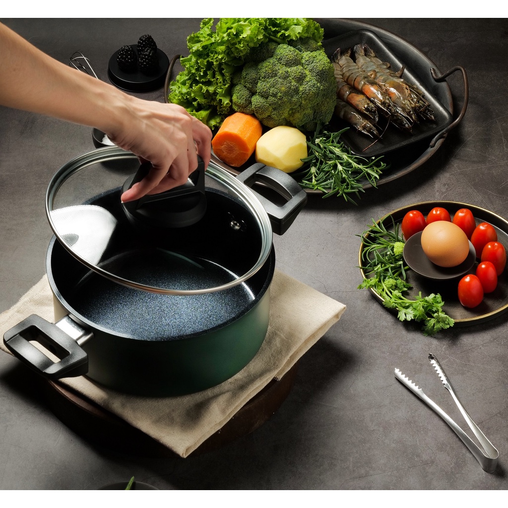 Nồi Chống Dính Bếp Từ Tráng Men Sứ Nấu Canh, Kho Cá, Nấu Cháo Màu Xanh Ngọc Lục Bảo Size 20cm