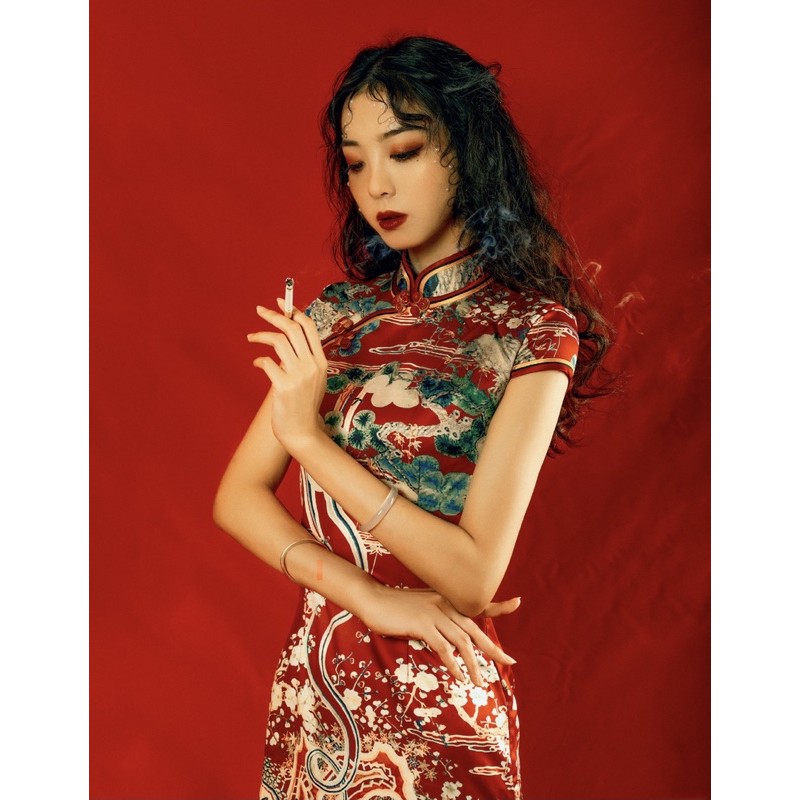 sườn xám cách tân đỏ có sẵn