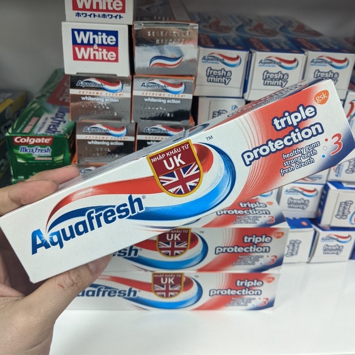 Kem đánh răng 3 tác động AQUAFRESH Triple Protection 100ml (Đỏ)