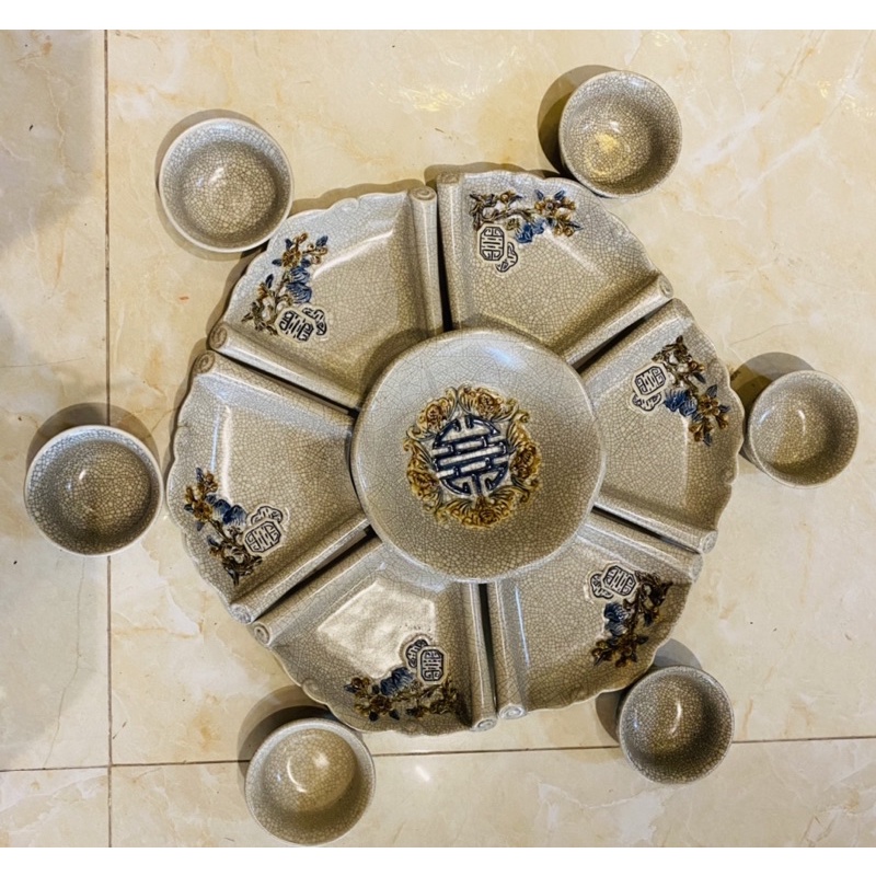 Bộ bát đĩa cúng gia tiên, men rạn cổ- họa tiết đắp nổi thủ công”Sen- Đào” Gốm sứ Bát Tràng cao cấp.