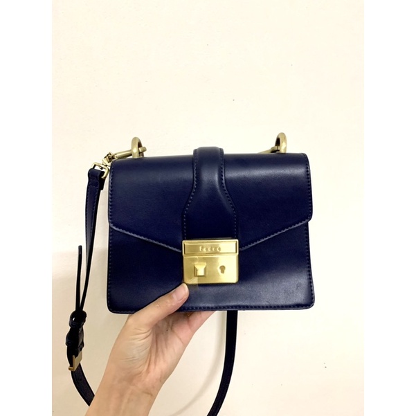 PASS TÚI ĐEO CHÉO XANH NAVY PEDRO NHƯ ẢNH USED MUA Ở NGA SING HN