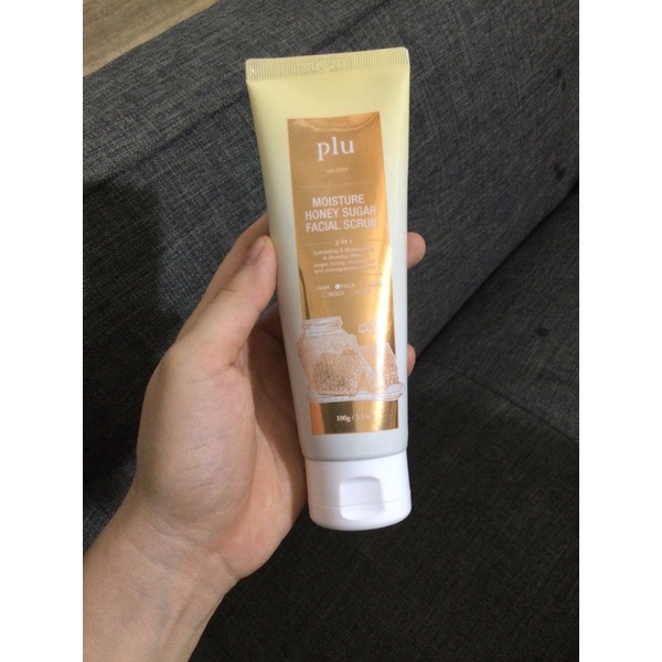 Tẩy da chết mặt Plu