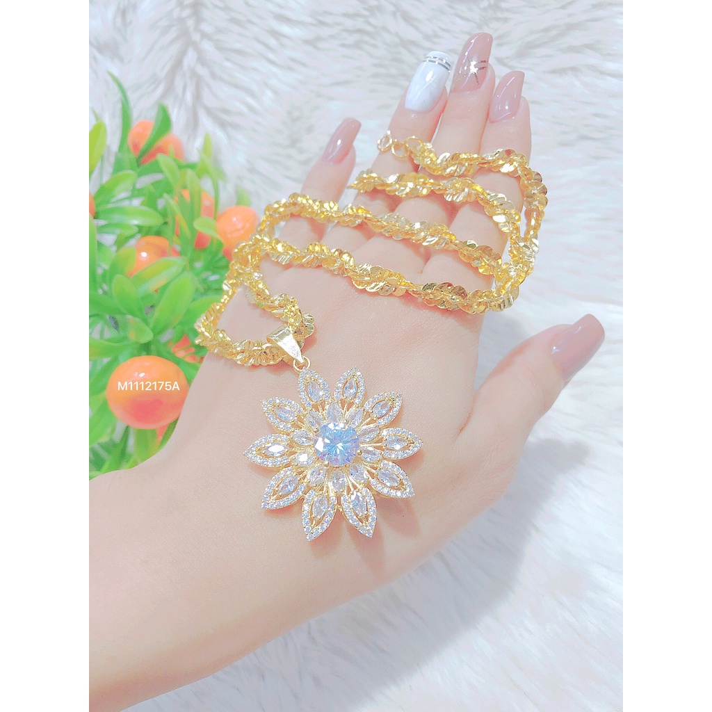 Mặt dây chuyền nữ UHA mạ vàng 18K kiểu dáng sang trọng M1112175