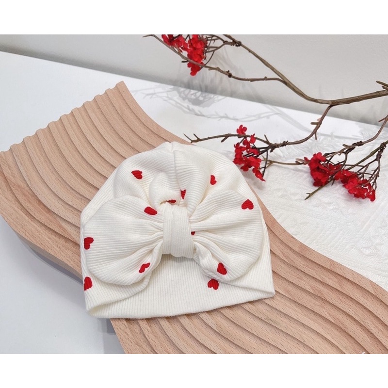 Mũ turban trái tim đỏ cho bé gái 6-10kg