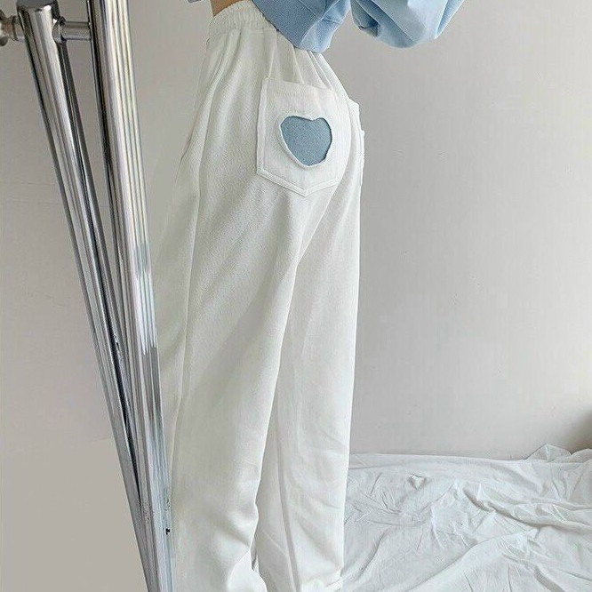 Quần Jogger Nữ Túi Sau Trái Tim
