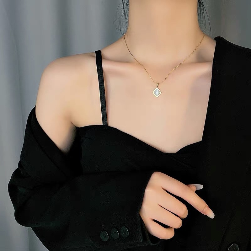 Vòng cổ thép titan mặt đá Opal thời trang sang trọng cho nữ