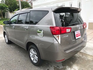 Ốp nắp bình xăng Innova