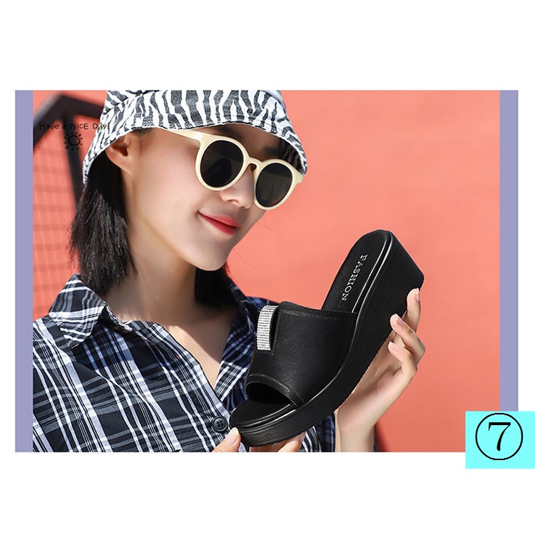 Dép Sandal Đế Mềm Dày Thoải Mái Thời Trang Mùa Hè Dành Cho Phụ Nữ Trung Niên 2022