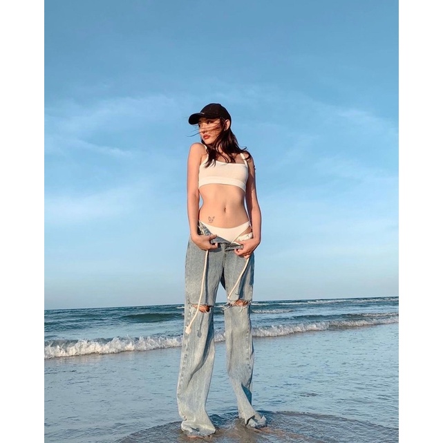 Quần Jeans Suông Xanh Nhạt Rách Đùi