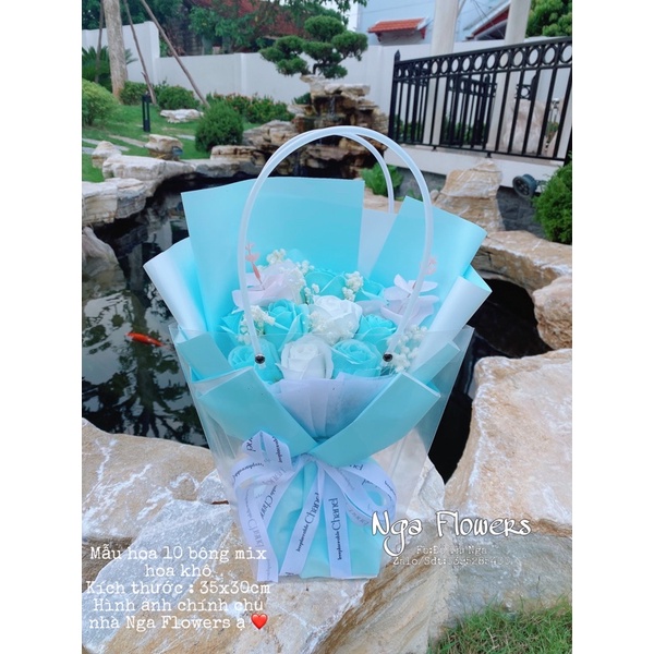 Bó Hoa Sáp 10 Bông Mix Hoa Khô Kèm Túi Xách