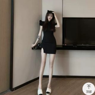 Đầm cổ tàu cánh tiên xẻ tà