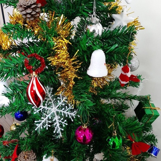 Cây thông noel cao 1m5 tặng kèm bộ phụ kiện trang trí và đèn nháy siêu đẹp