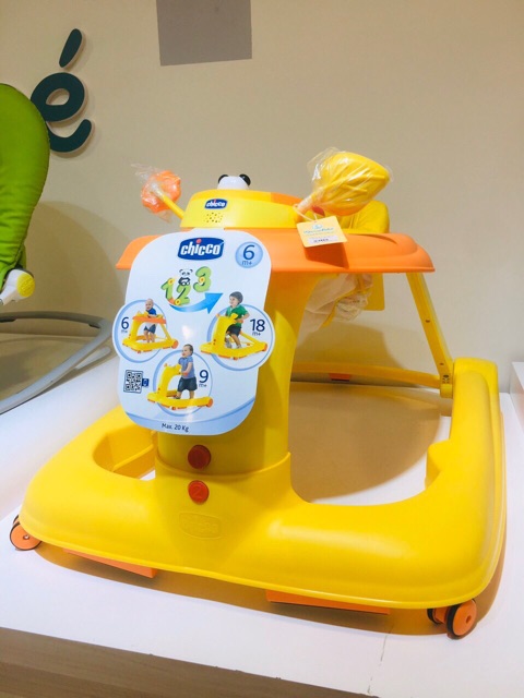 Xe tập đi ba bước 123 Chicco màu vàng cam