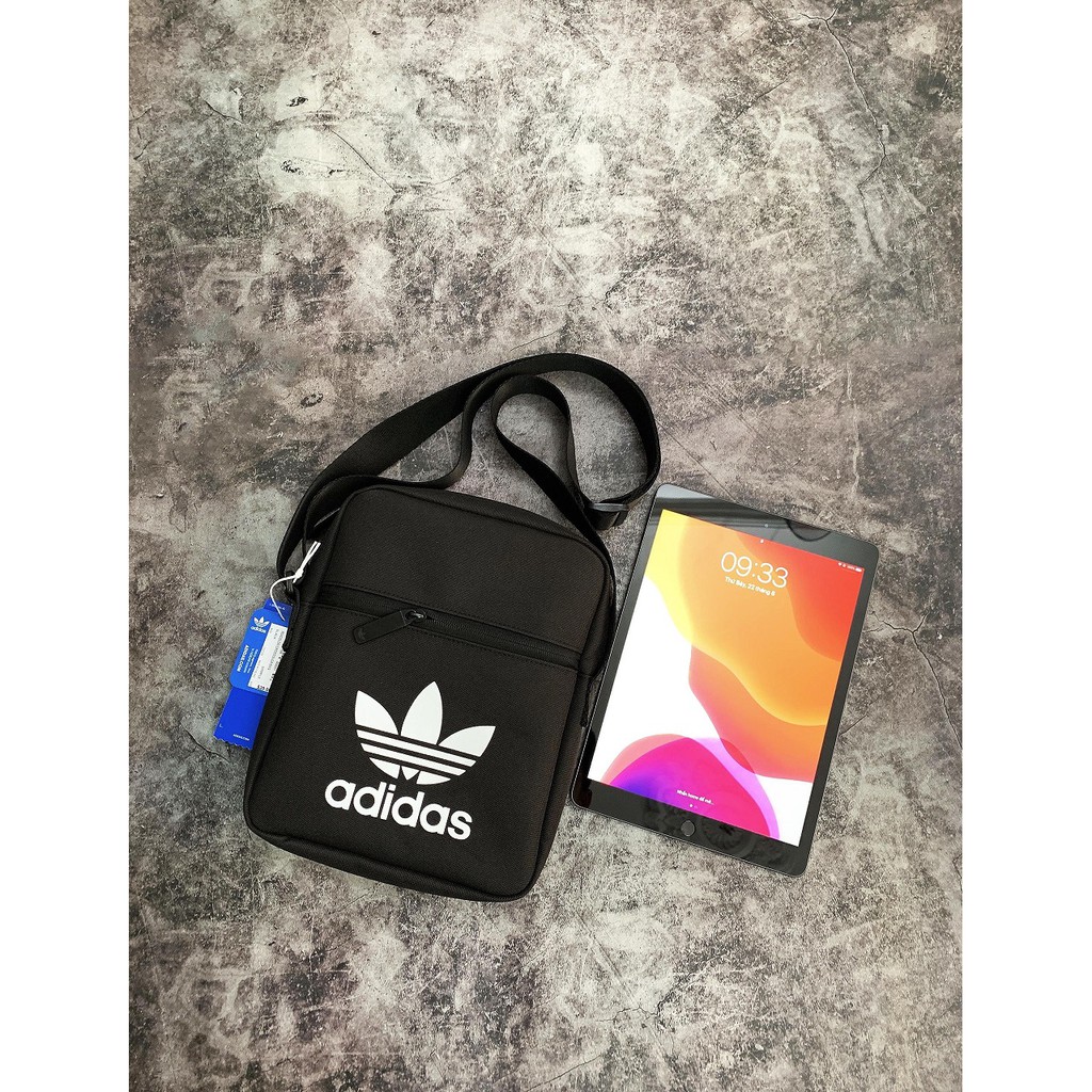(HÀNG XUẤT XỊN) Túi đeo chéo IPAD B111 ADICOLOR CROSSOVER Made in Thailand full tem tag Kích thước: 26cm x 20.5cm x 6cm