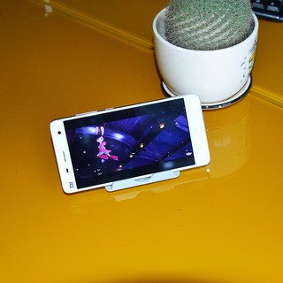 Giá đỡ điện thoại / ipad