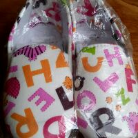 Giày slip on bé gái