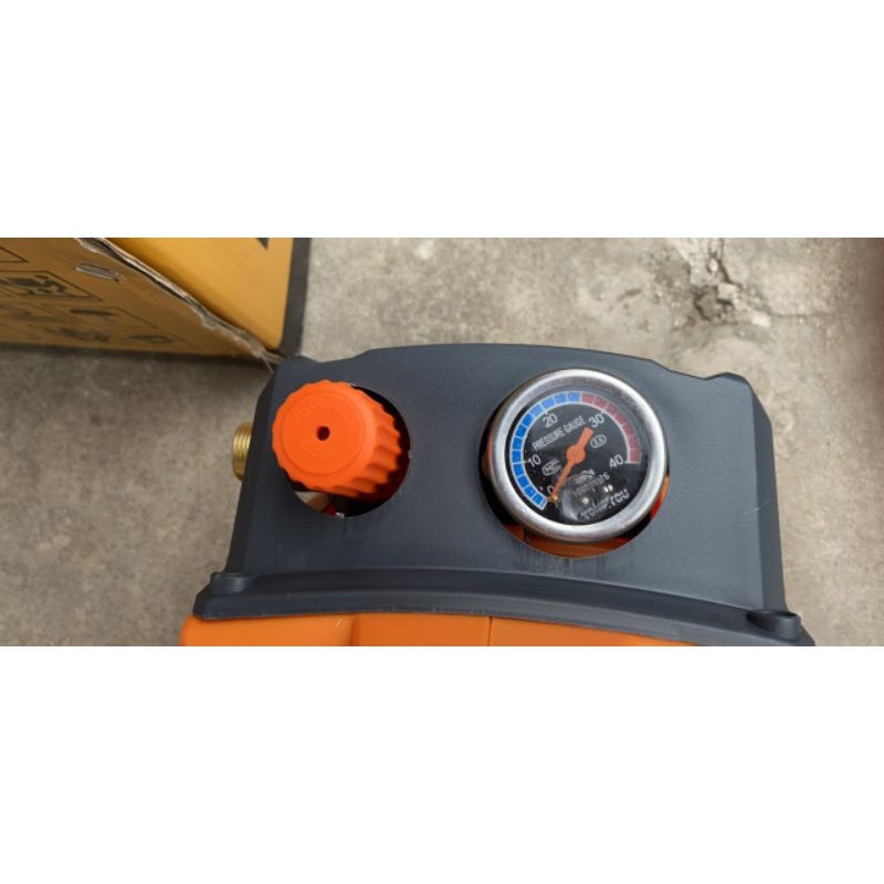 Rửa xe chính áp OSAKA RS7 Công xuất 3000W- dây 15m ,bảo hành 12thang.