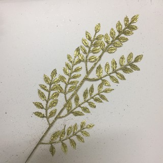 Cành lá hoa hồng trang trí tết, oẳn thờ