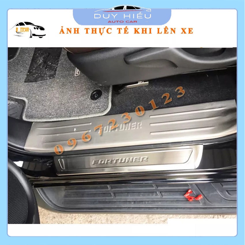 Ốp nẹp bước chân Ô TÔ TOYOTA FORTUNER 2017-2021 titan set 8 món