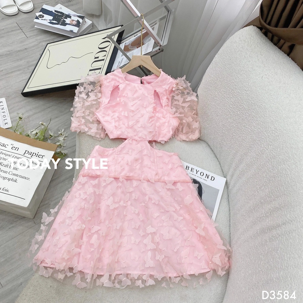 Đầm Ren Khoét Eo Today Style D3584 Sang Trọng