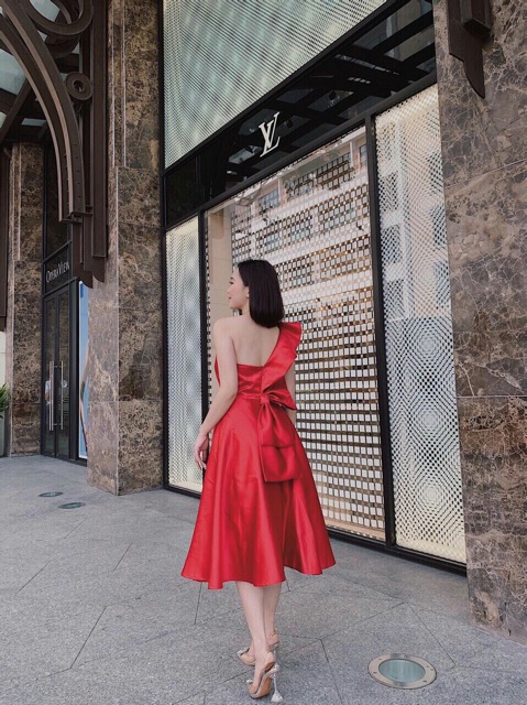 Ảnh và video thật 10000% , đầm lệch vai nơ to sau