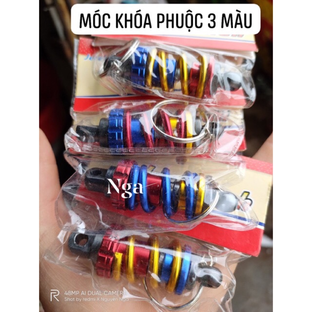 Móc khoá phuộc 3 mầu. Móc khoá hình giảm sóc