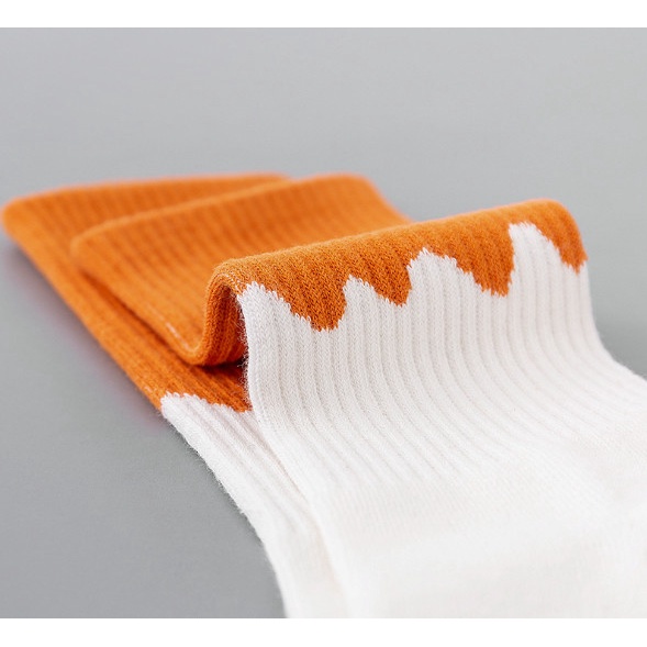 Vớ Tất thể thao cao cổ chữ P phong cách thể thao, trẻ trung và năng động.