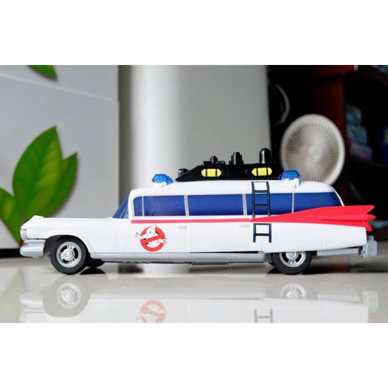 Mô Hình Lắp Ghép Xe Cadillac Ghostbusters (Biệt đội săn ma)