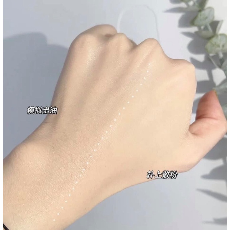 Phấn phủ kiềm dầu không màu Laura Mercier | BigBuy360 - bigbuy360.vn