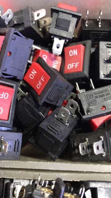 10 công tắc bật/tắt 2 chân