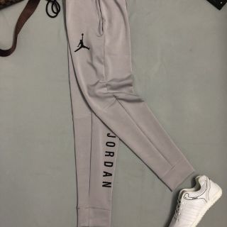 Quần Jogger nam chuẩn men