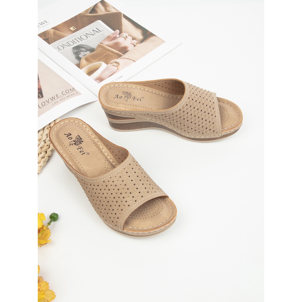 Dép sandal IELGY đế xuồng đính đá thời trang mùa hè có size lớn dành cho nữ