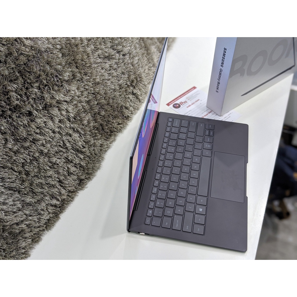 Laptop Samsung Galaxy Book S 13.3 inch Bản Lắp sim LTE  || Ram 8GB SSD 256GB Siêu Mỏng -  chỉ có Tại Playmobile