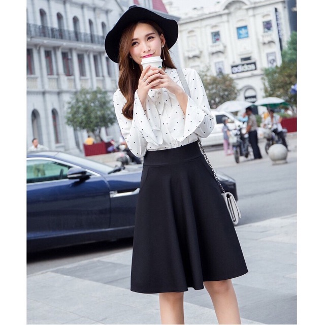 CHÂN VÁY XOÈ HARA