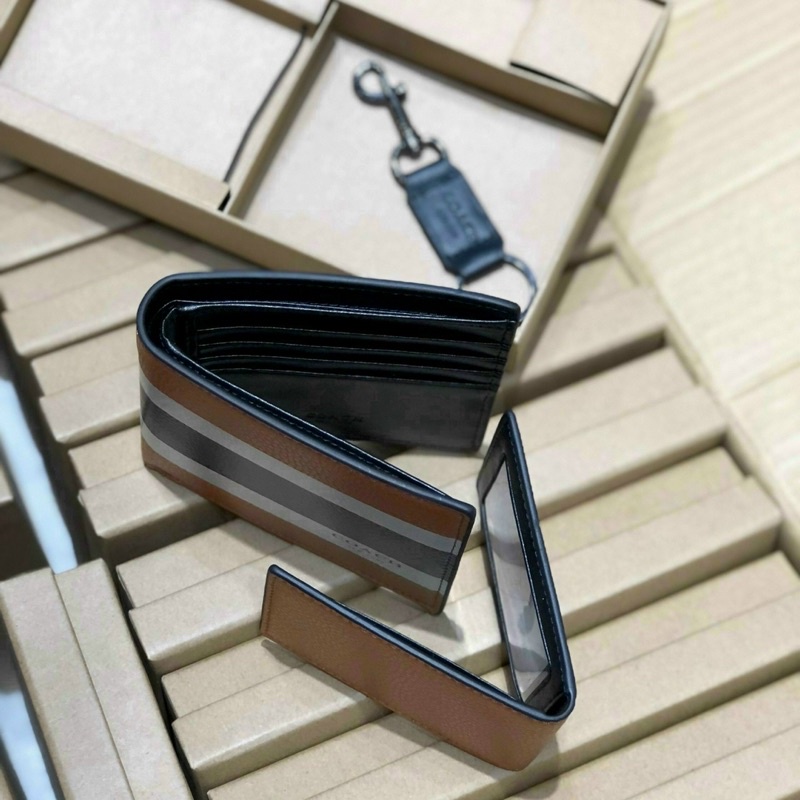 Ví Coach kèm móc khoá full box