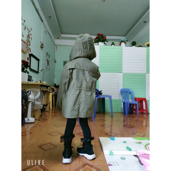 Áo khoác màu quân đội