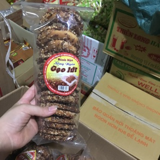 Bánh mặn gạo nứt
