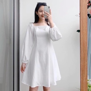Đầm trắng cổ u