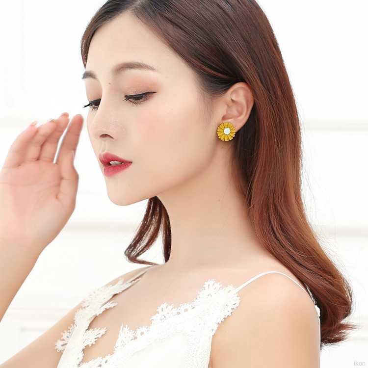 Bông tai hình hoa cúc hoạ mi đơn giản phong cách Hàn Quốc