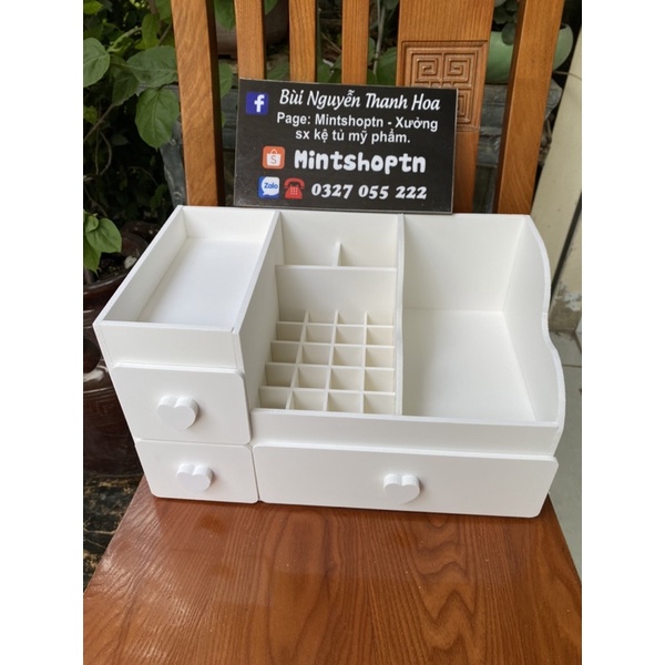 Kệ mỹ phẩm max 35cm màu trắng núm tim full ô son dưới,  tủ đựng mĩ phẩm