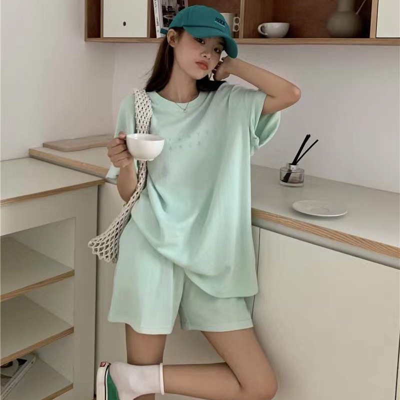 Set trang phục PERTY áo thun in họa tiết chữ cái và quần đùi màu trơn phong cách Hàn Quốc trẻ trung dành cho nữ